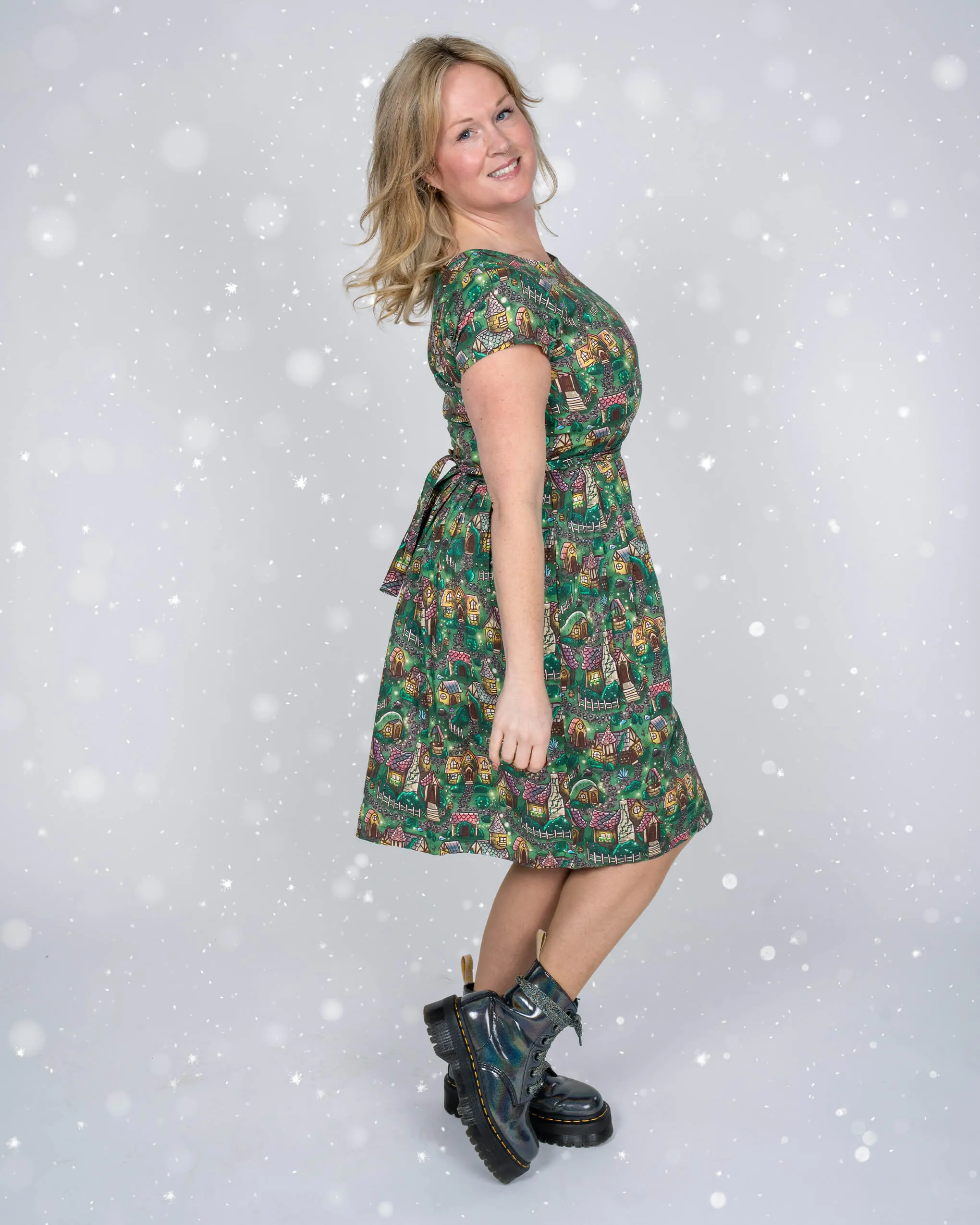 Festive: Christmas Cottages Stretch Belted Tea Dress with Pockets