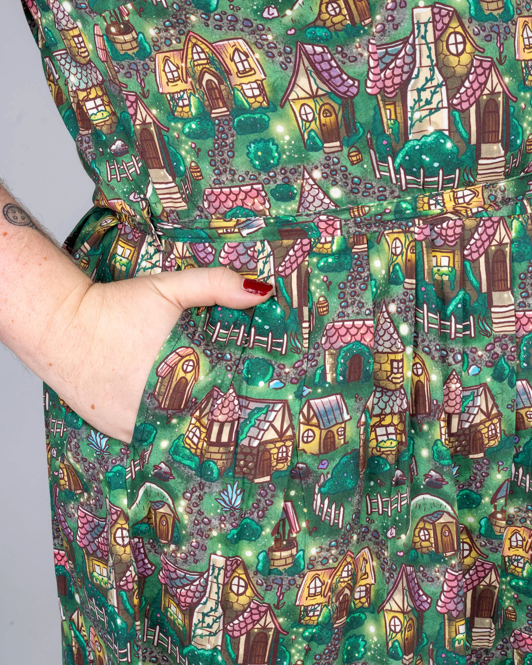 Festive: Christmas Cottages Stretch Belted Tea Dress with Pockets